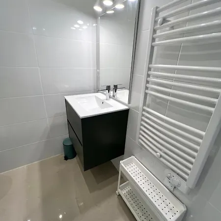 Appartement Les Pins Pinede Sector - 2 People *